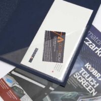 Samolepljivi trikotniki za platnico v obliki trikotnika
