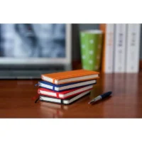 V2329-05 – Notes velikosti A6 Grant rdeča