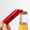Obesek za ključe iz recikliranega aluminija odpirač za steklenice LED-lučka srebrna_Galerija 1